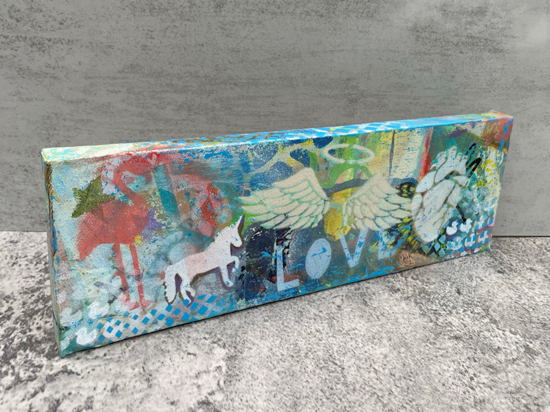 Unicorn painting from the side